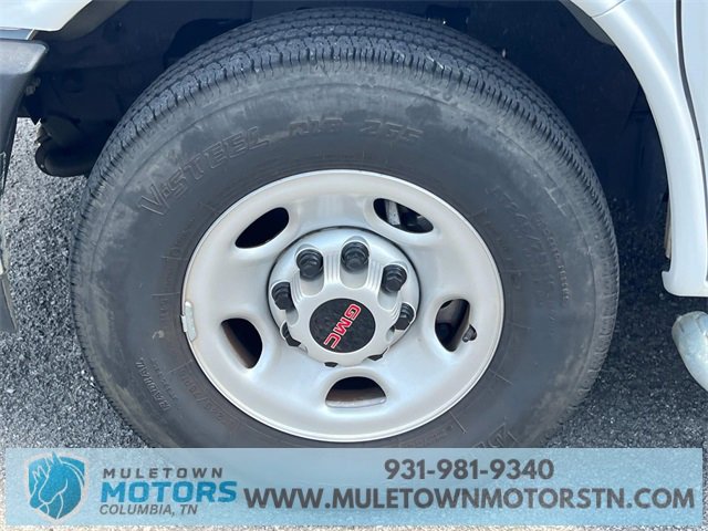 Used 2024 GMC Savana 2500 w/ Driver Convenience Package image 9
