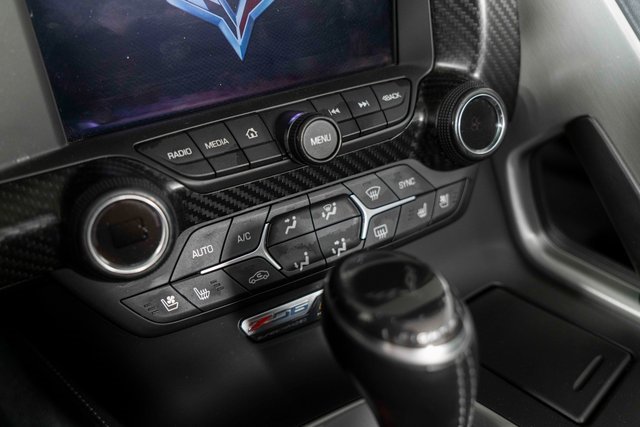 Used 2015 Chevrolet Corvette Z06 w/ 3LZ Preferred Equipment Group image 21