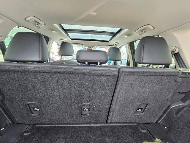 Certified 2025 Nissan Rogue Platinum w/ Platinum Premium Package FWD image 12