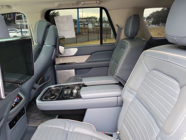 Used 2018 Lincoln Navigator Black Label w/ Cargo Package image 27