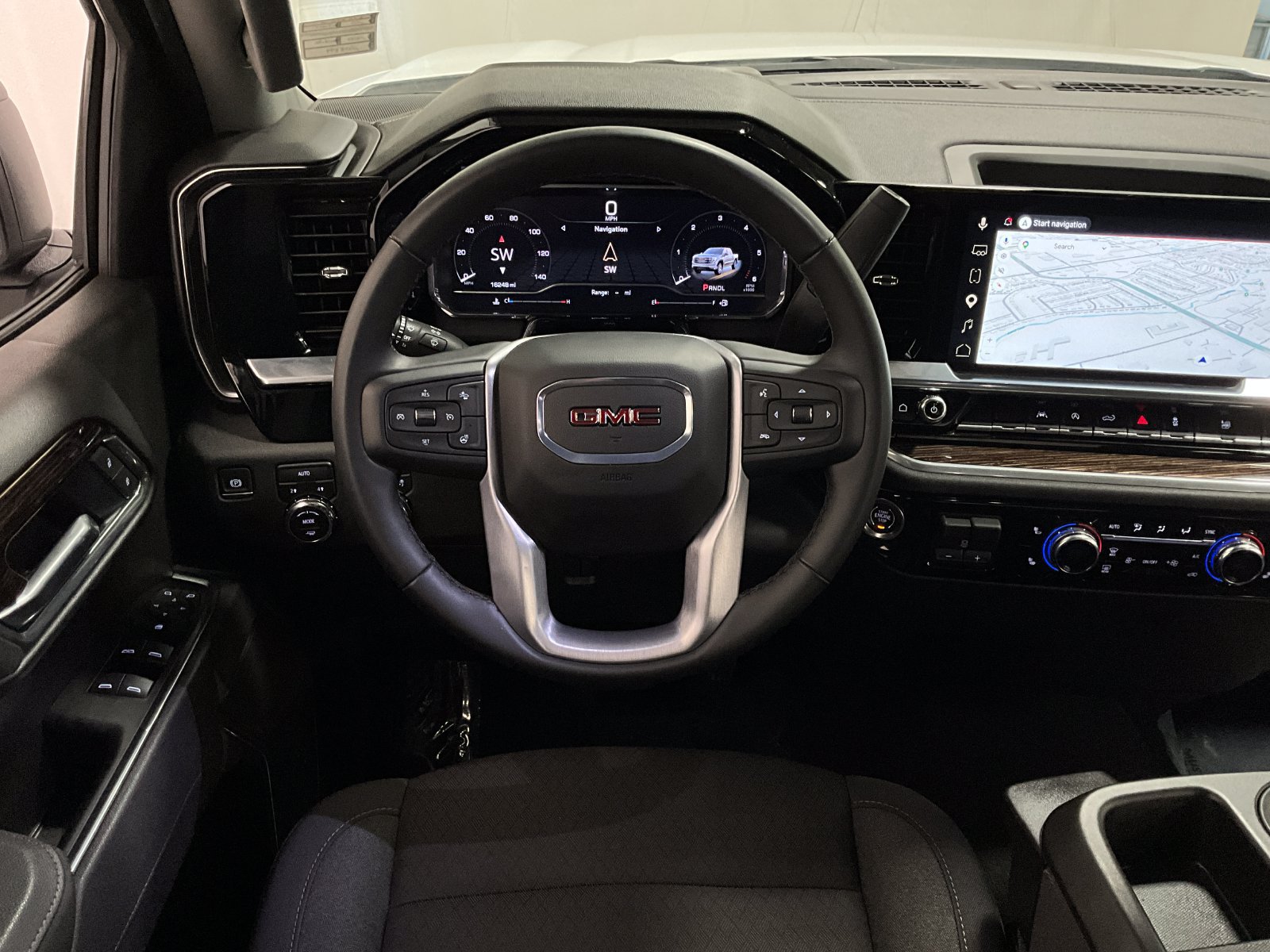 Used 2025 GMC Sierra 1500 Elevation AWD/4WD image 6