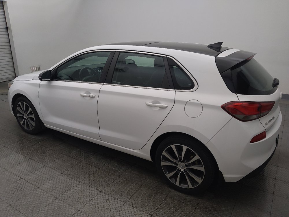 Used 2019 Hyundai Elantra GT w/ Style Package 02 FWD image 3