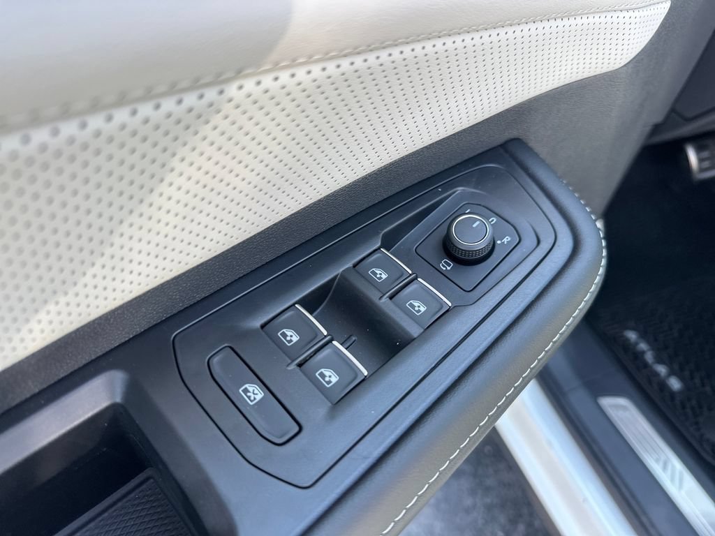 New 2026 Volkswagen Atlas Cross Sport SEL Premium R-Line AWD/4WD image 13