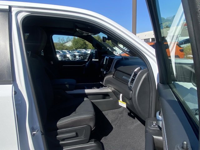 New 2026 RAM 1500 4x4 Crew Cab image 27