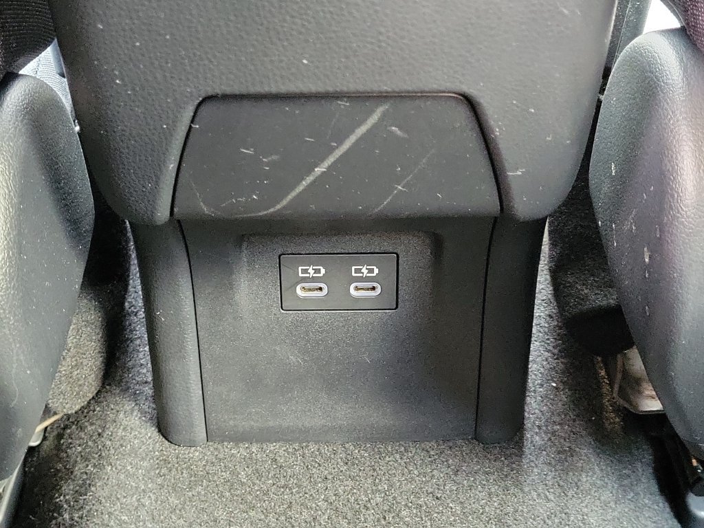 Used 2025 Toyota Prius LE FWD image 12