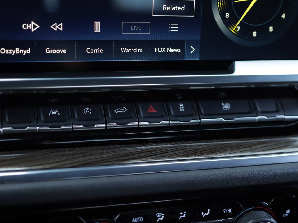 Used 2023 Chevrolet Silverado 1500 LT AWD/4WD image 17