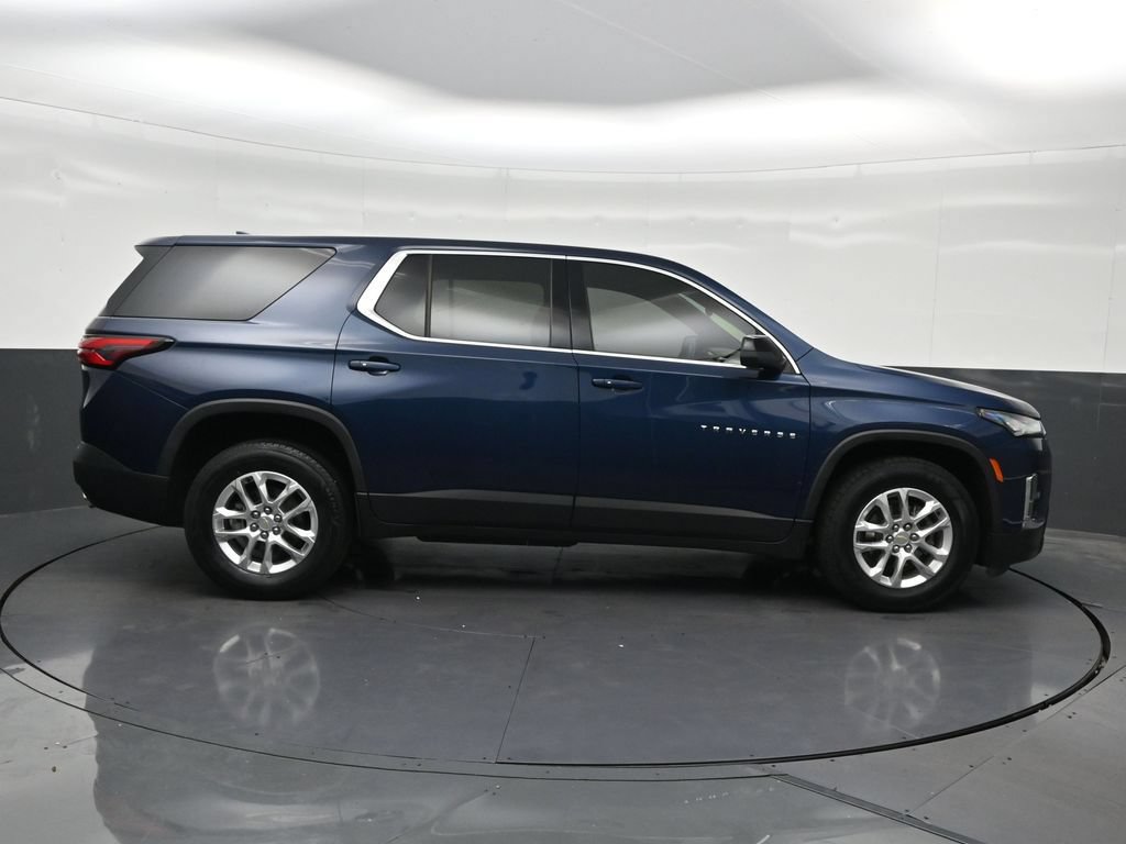 Used 2023 Chevrolet Traverse LS FWD image 7