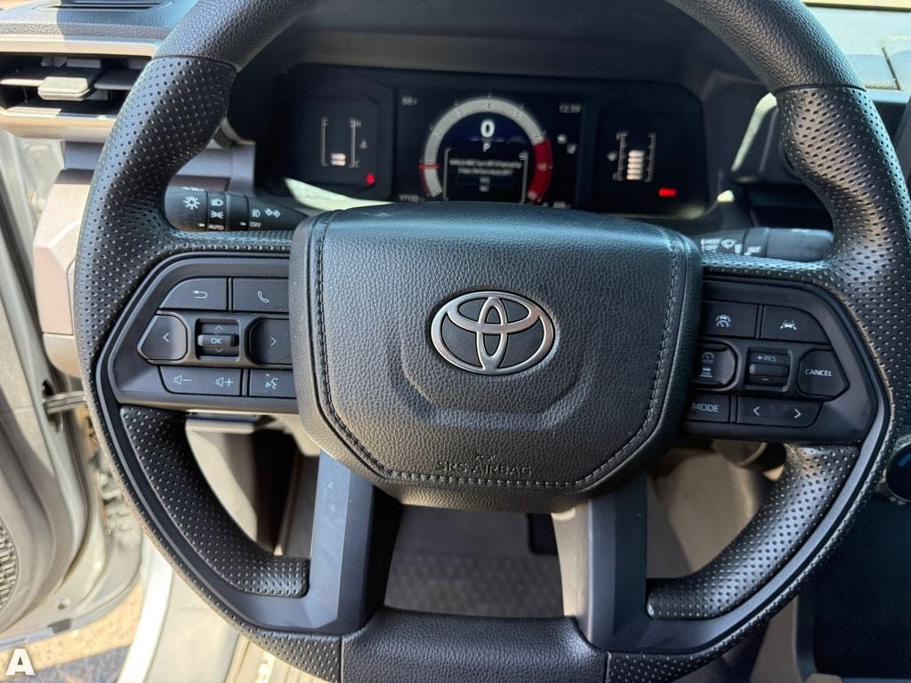 Used 2024 Toyota Tacoma SR5 AWD/4WD image 14