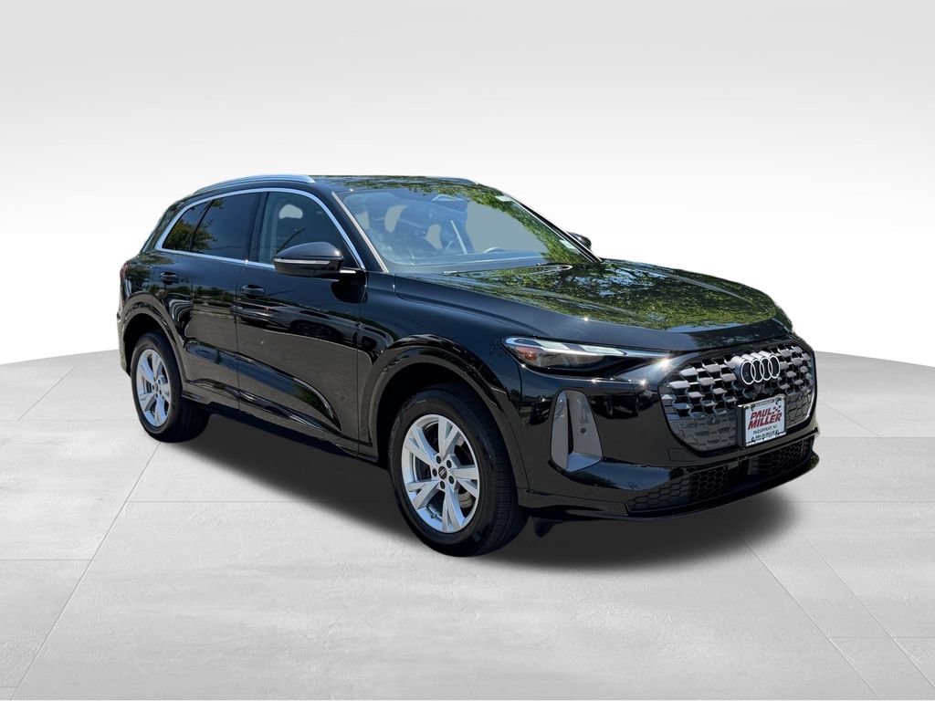 Used 2025 Audi Q5 Premium w/ Convenience Package AWD/4WD image 3