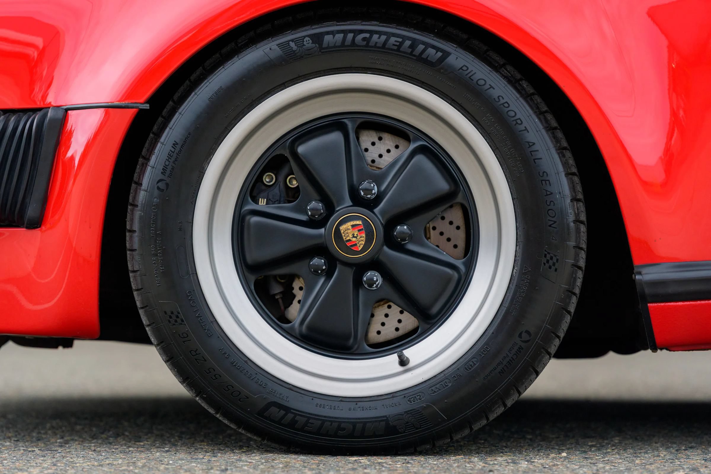 Used 1989 Porsche 911 Carrera RWD image 99