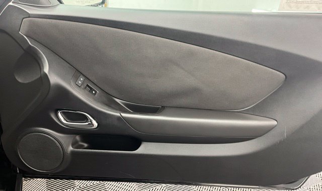 Used 2015 Chevrolet Camaro LT RWD image 18