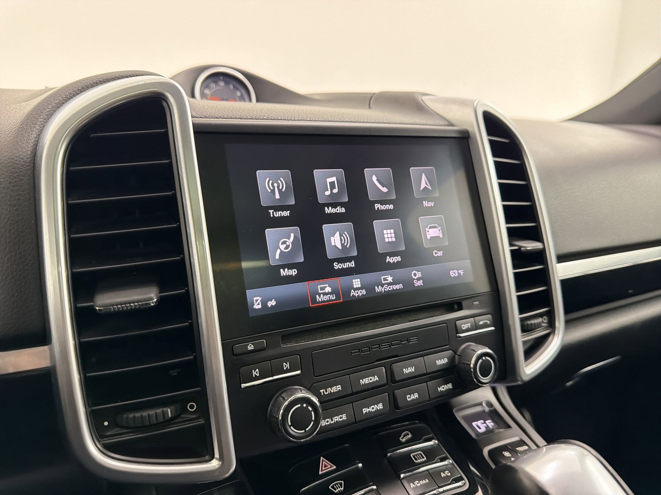 Used 2017 Porsche Cayenne AWD/4WD image 23