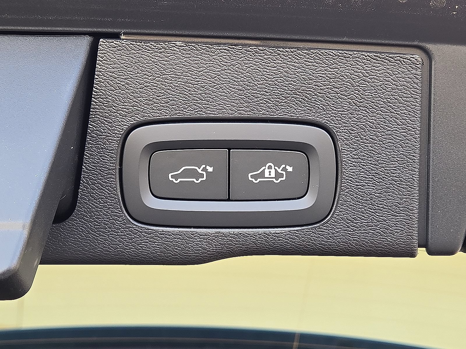 New 2026 Volvo XC60 B5 Core AWD/4WD image 29