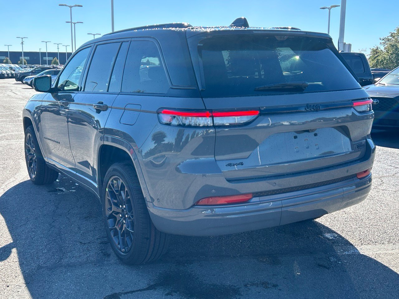 New 2027 Jeep Grand Cherokee Summit AWD/4WD image 5