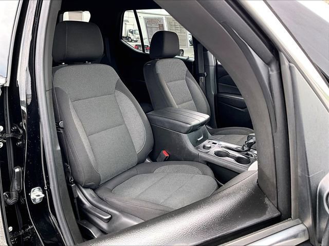 Used 2023 Chevrolet Traverse LT FWD image 11