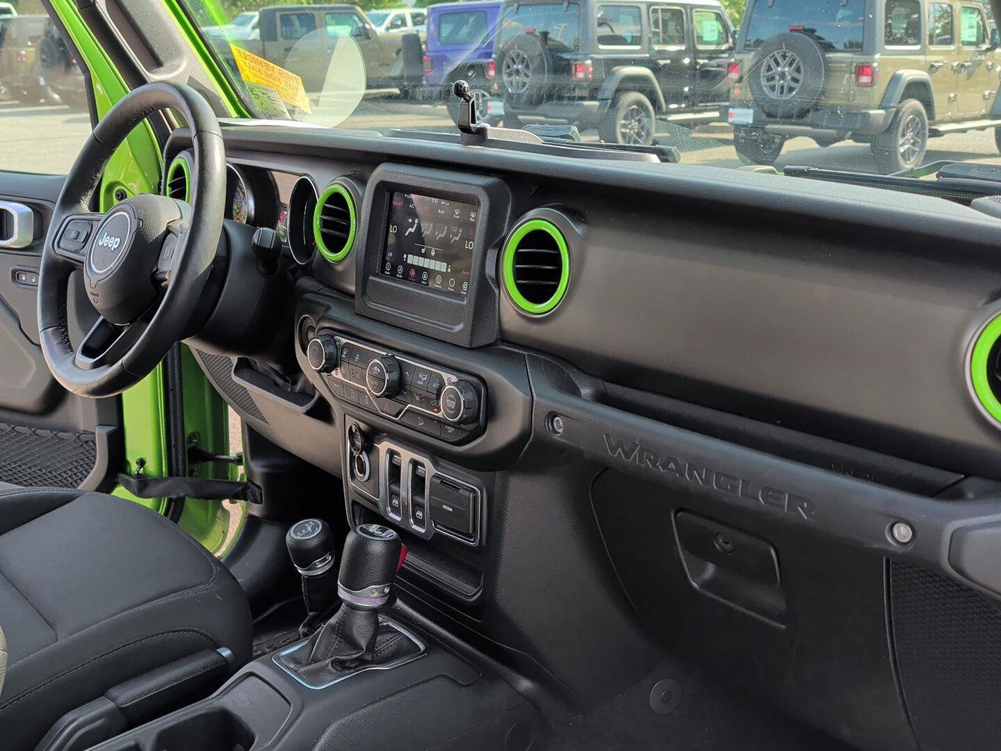 Used 2019 Jeep Wrangler Sport AWD/4WD image 17