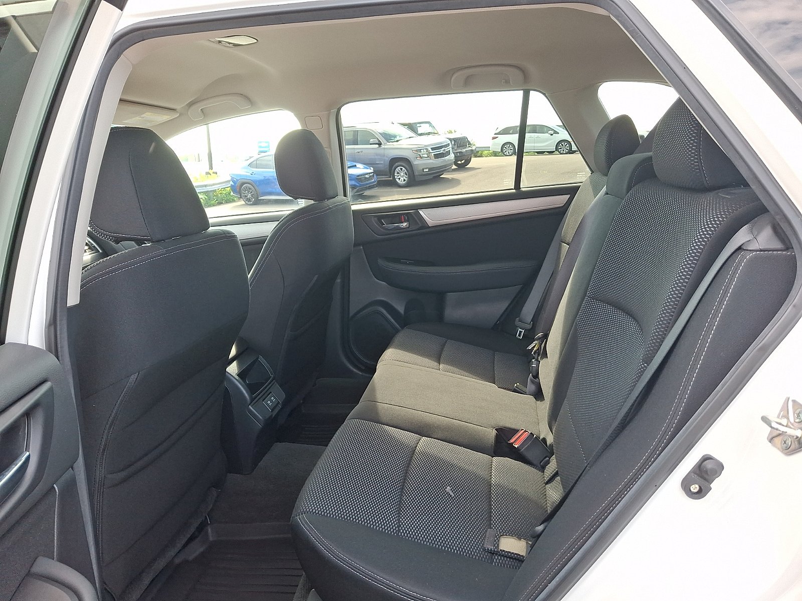 Used 2019 Subaru Outback 2.5i Premium w/ Protection Package #1 AWD/4WD image 10