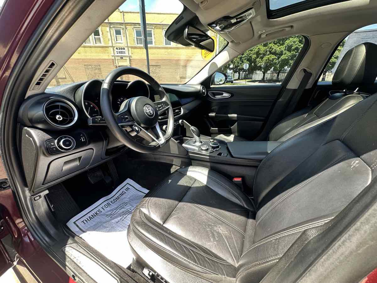 Used 2017 Alfa Romeo Giulia AWD image 10