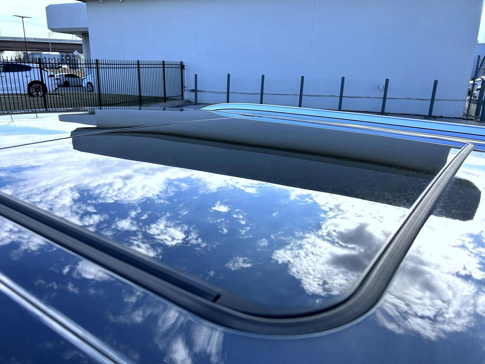 Certified 2025 Cadillac Escalade ESV Premium Luxury Platinum image 14