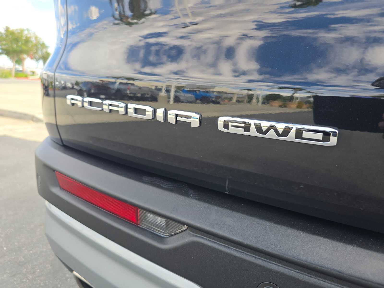 Used 2024 GMC Acadia Elevation image 14