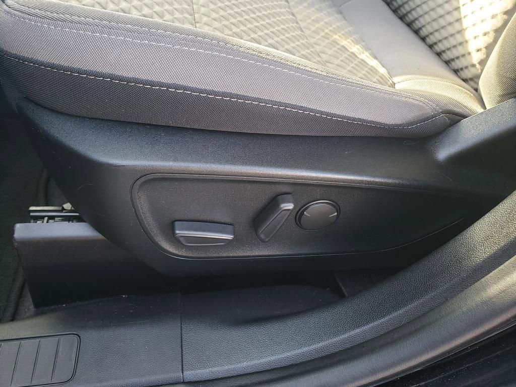 Used 2020 Ford Escape SE image 29