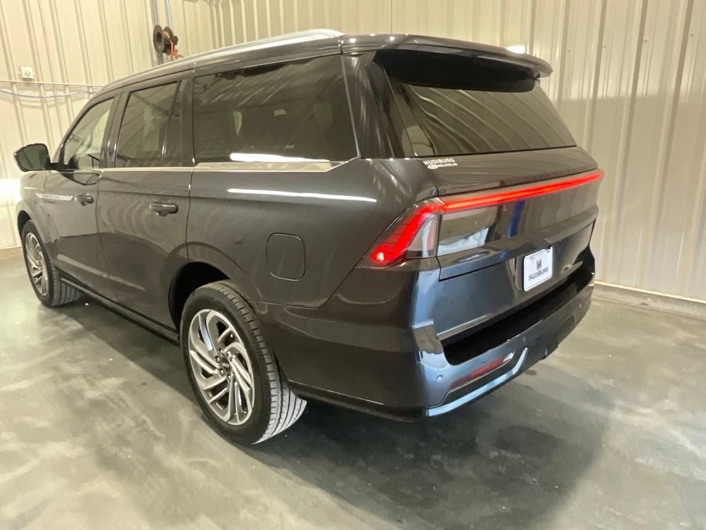 Used 2025 Lincoln Navigator Reserve AWD/4WD image 25