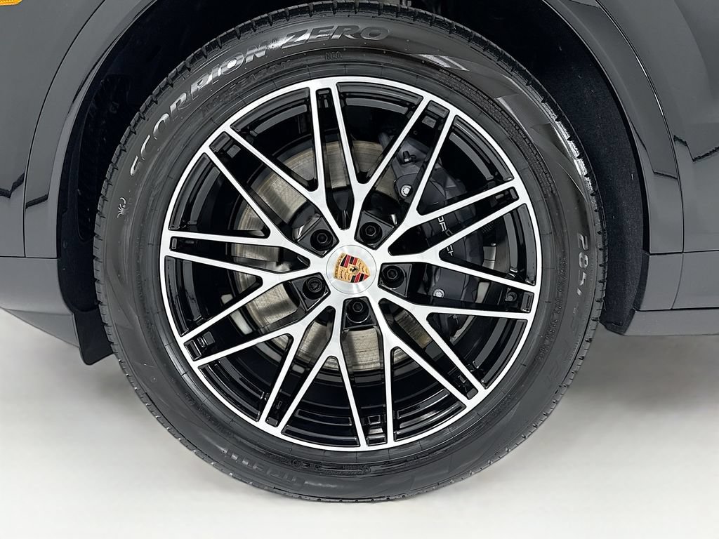 New 2026 Porsche Cayenne Coupe AWD/4WD image 33
