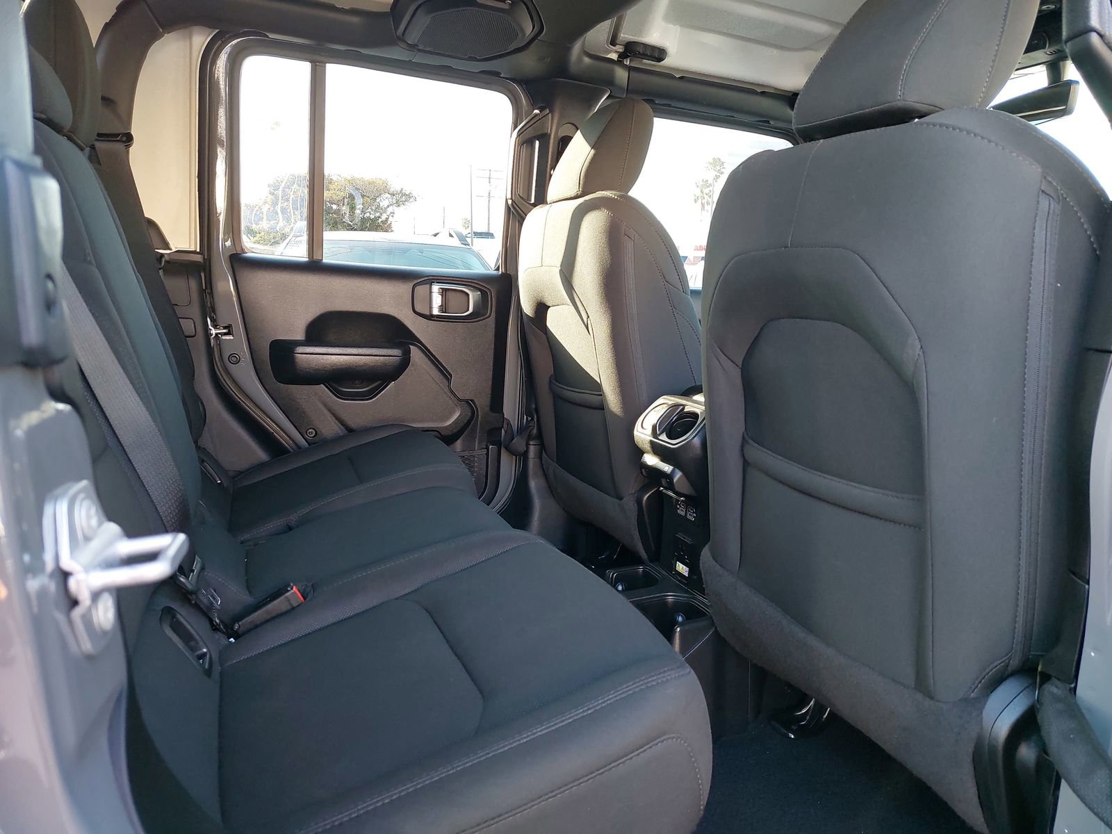 Used 2023 Jeep Gladiator Sport AWD/4WD image 11