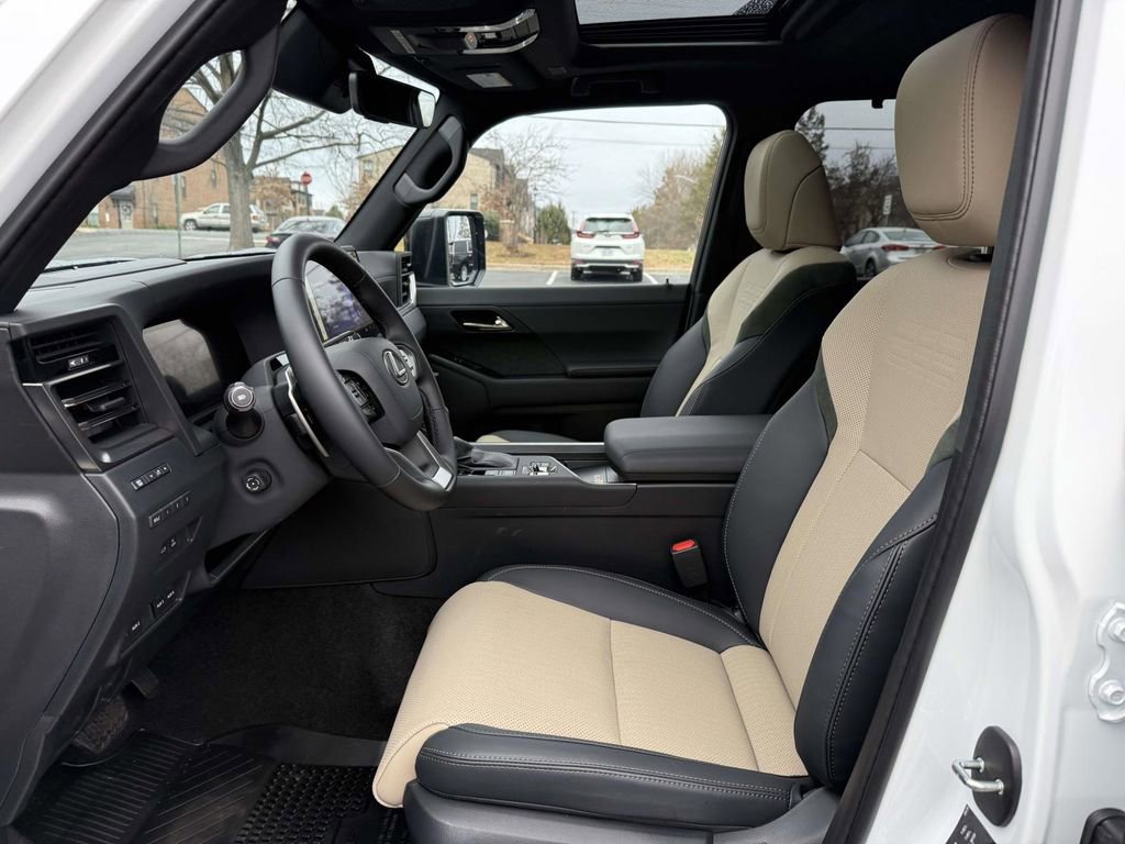 Used 2025 Lexus GX 550 Overtrail+ w/ Mark Levinson an image 12