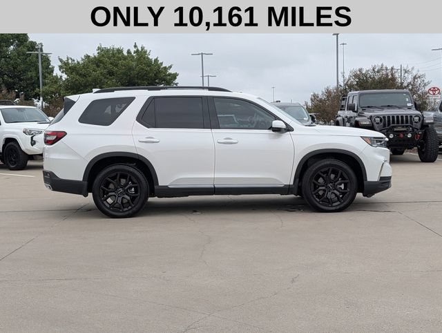 Used 2025 Honda Pilot Touring image 4