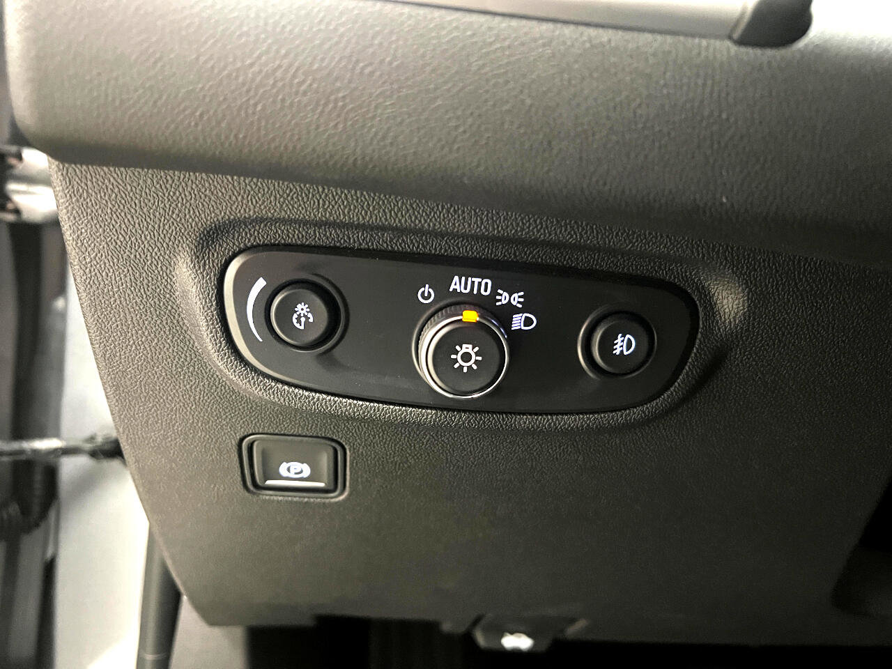 Used 2024 GMC Terrain SLT image 28