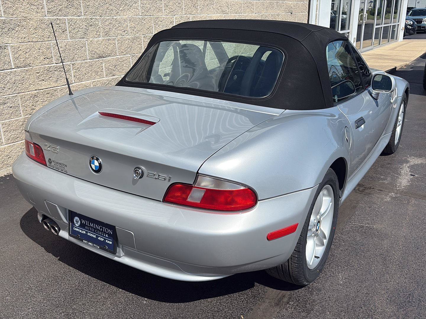 Used 2001 BMW Z3 2.5i RWD image 3