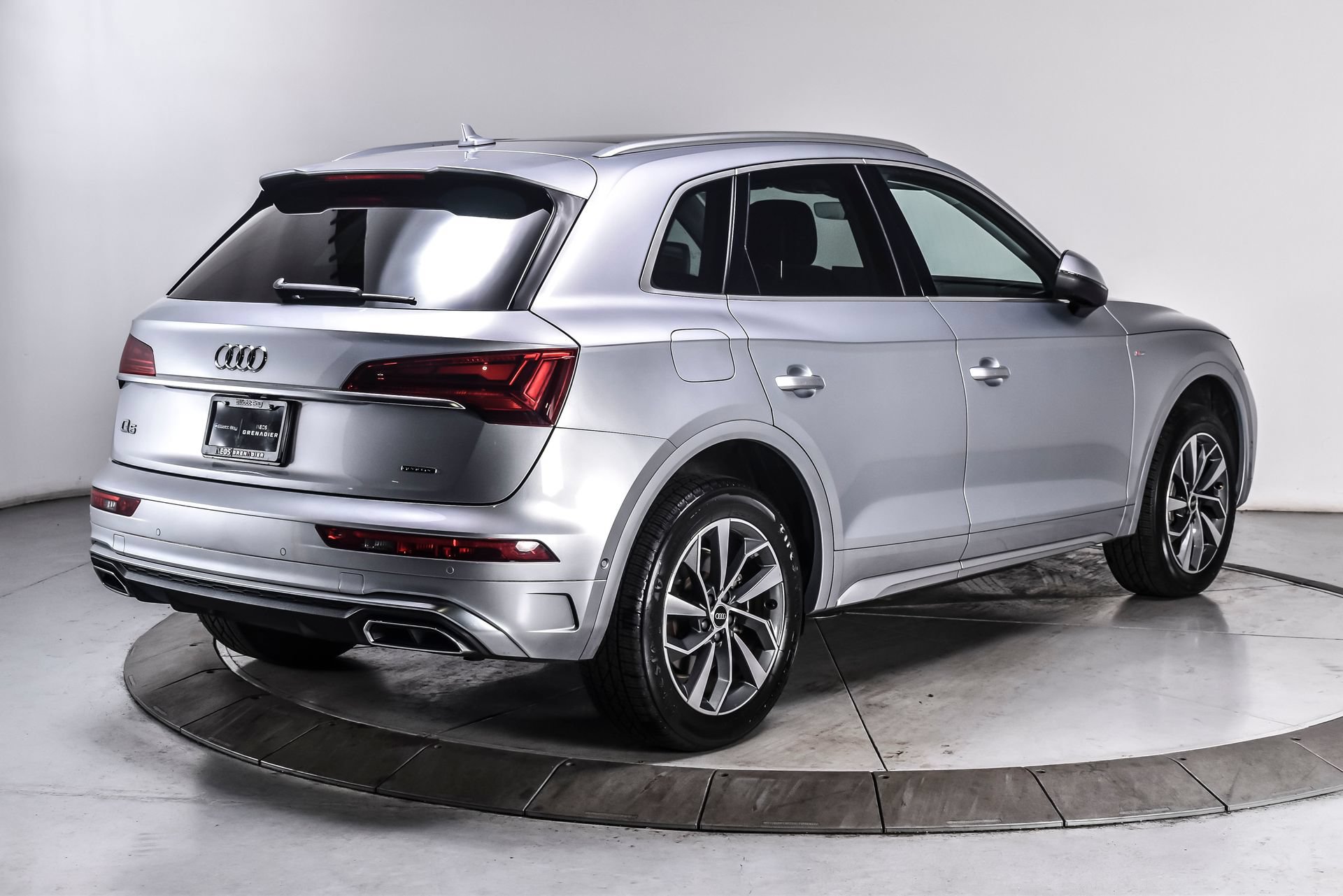 Used 2023 Audi Q5 2.0T Prestige AWD/4WD image 6