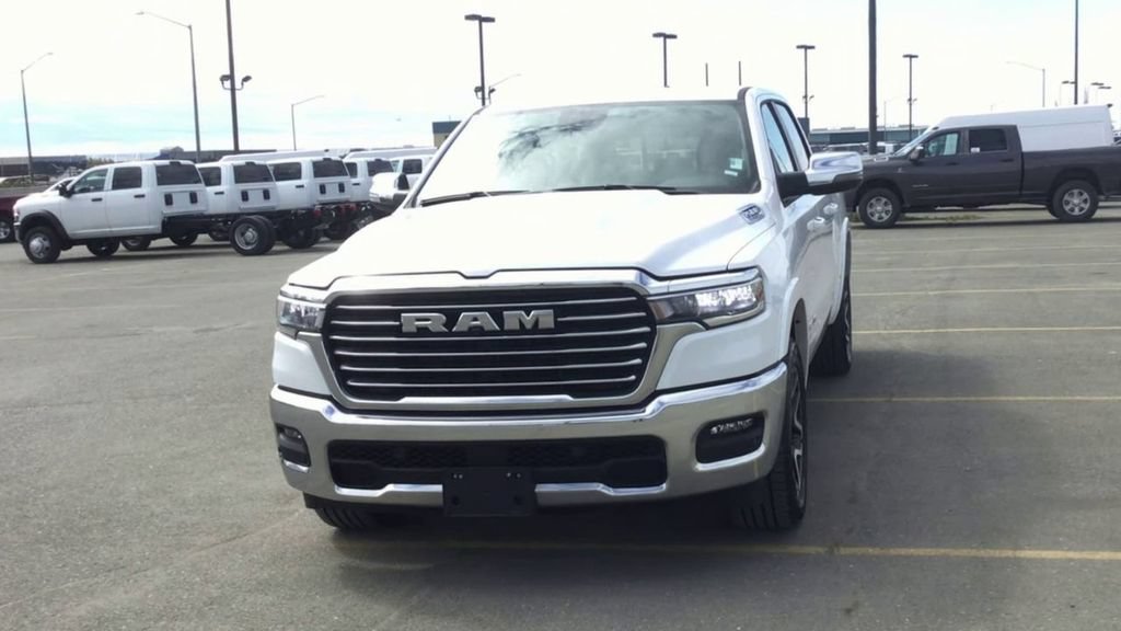 Certified 2025 RAM 1500 Laramie AWD/4WD image 3