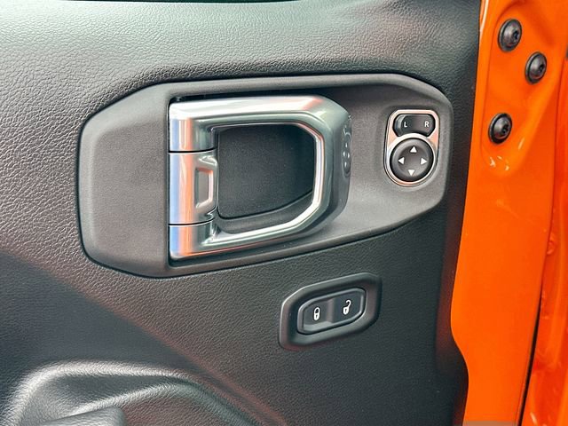 Used 2025 Jeep Gladiator Rubicon image 12