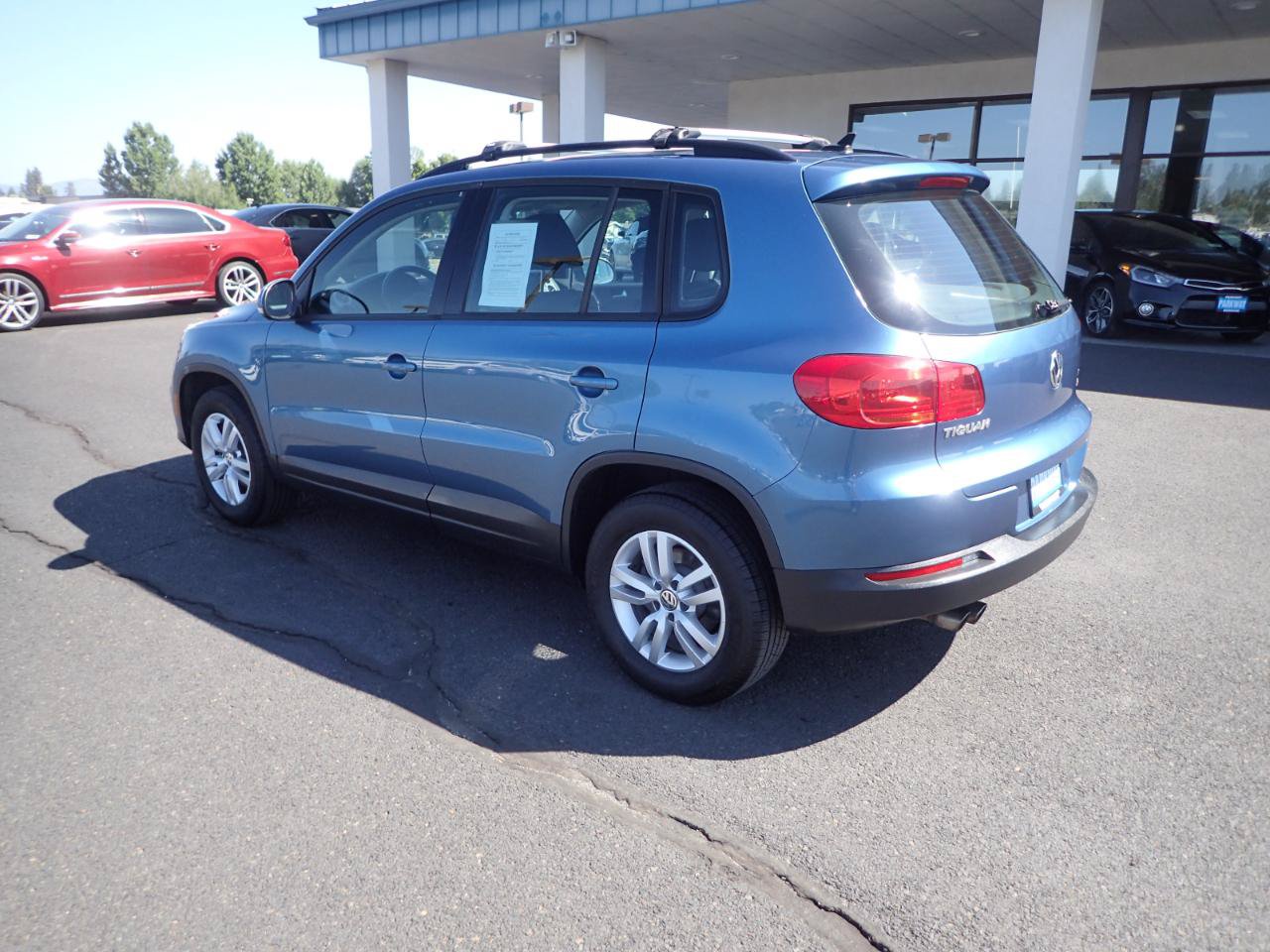 Used 2017 Volkswagen Tiguan S AWD/4WD image 3