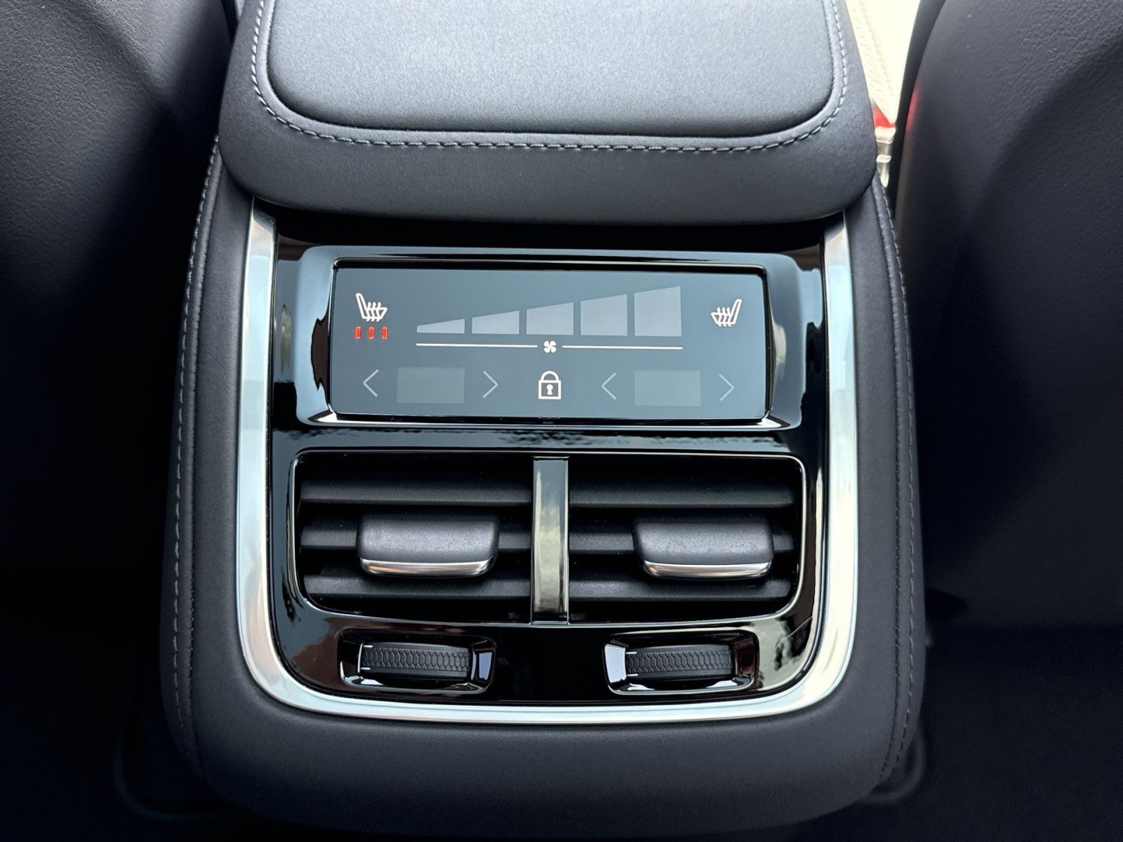 New 2026 Volvo XC90 B6 Plus AWD/4WD image 31