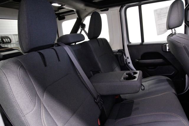 Used 2024 Jeep Wrangler Unlimited Sahara w/ Technology Group image 17