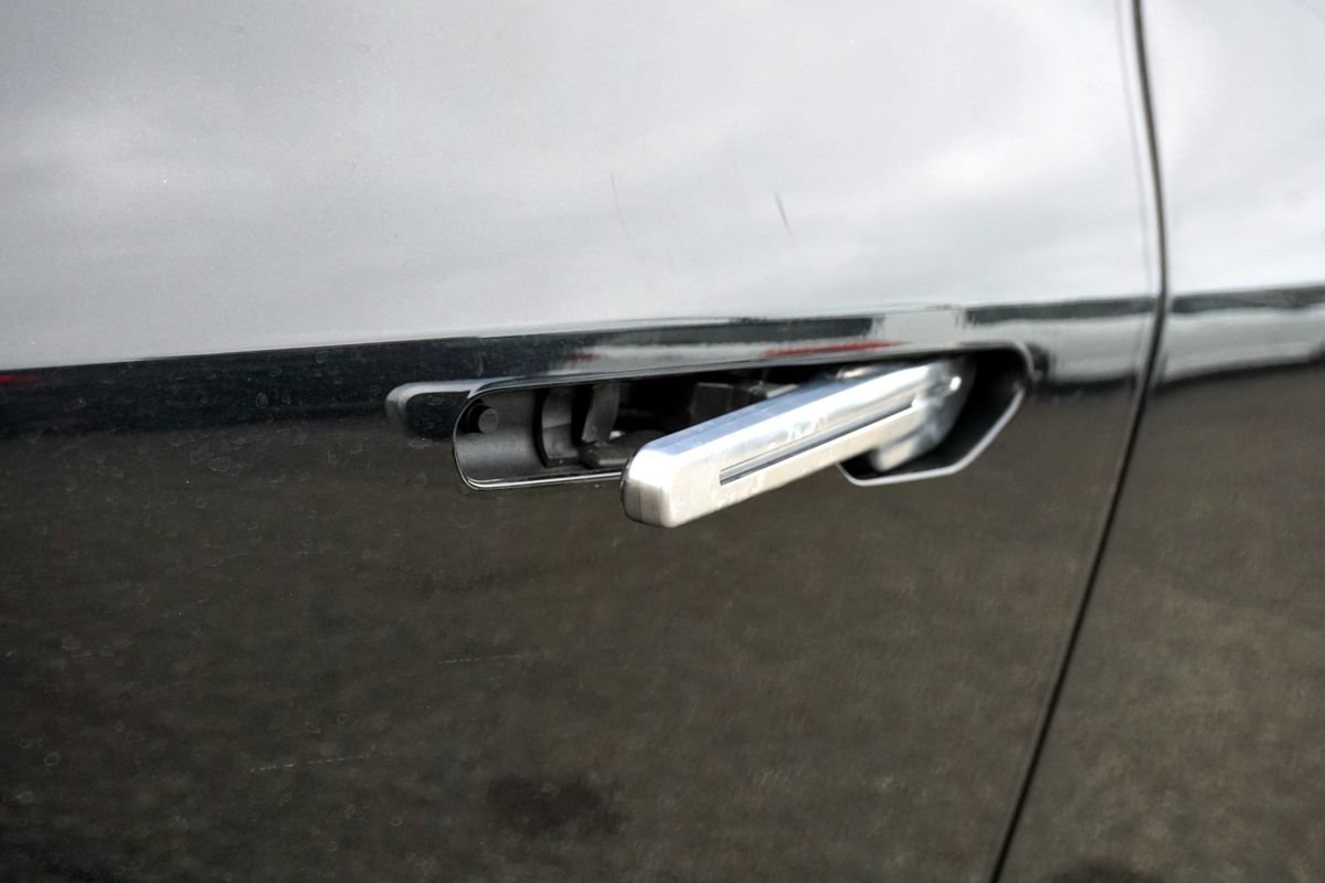 Used 2024 Cadillac Lyriq Luxury RWD image 13