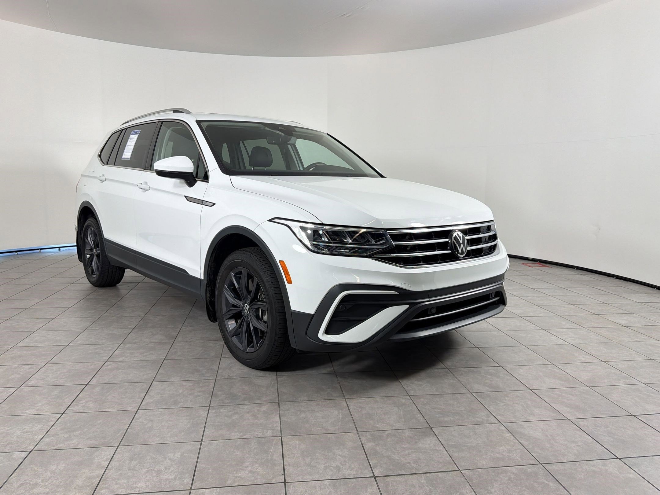 Used 2022 Volkswagen Tiguan SE AWD/4WD image 7