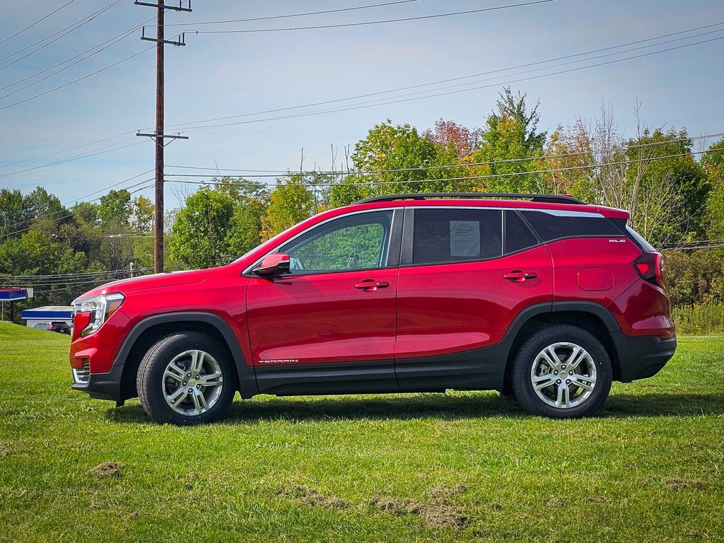 Used 2023 GMC Terrain SLE w/ Driver Convenience Package AWD/4WD image 7