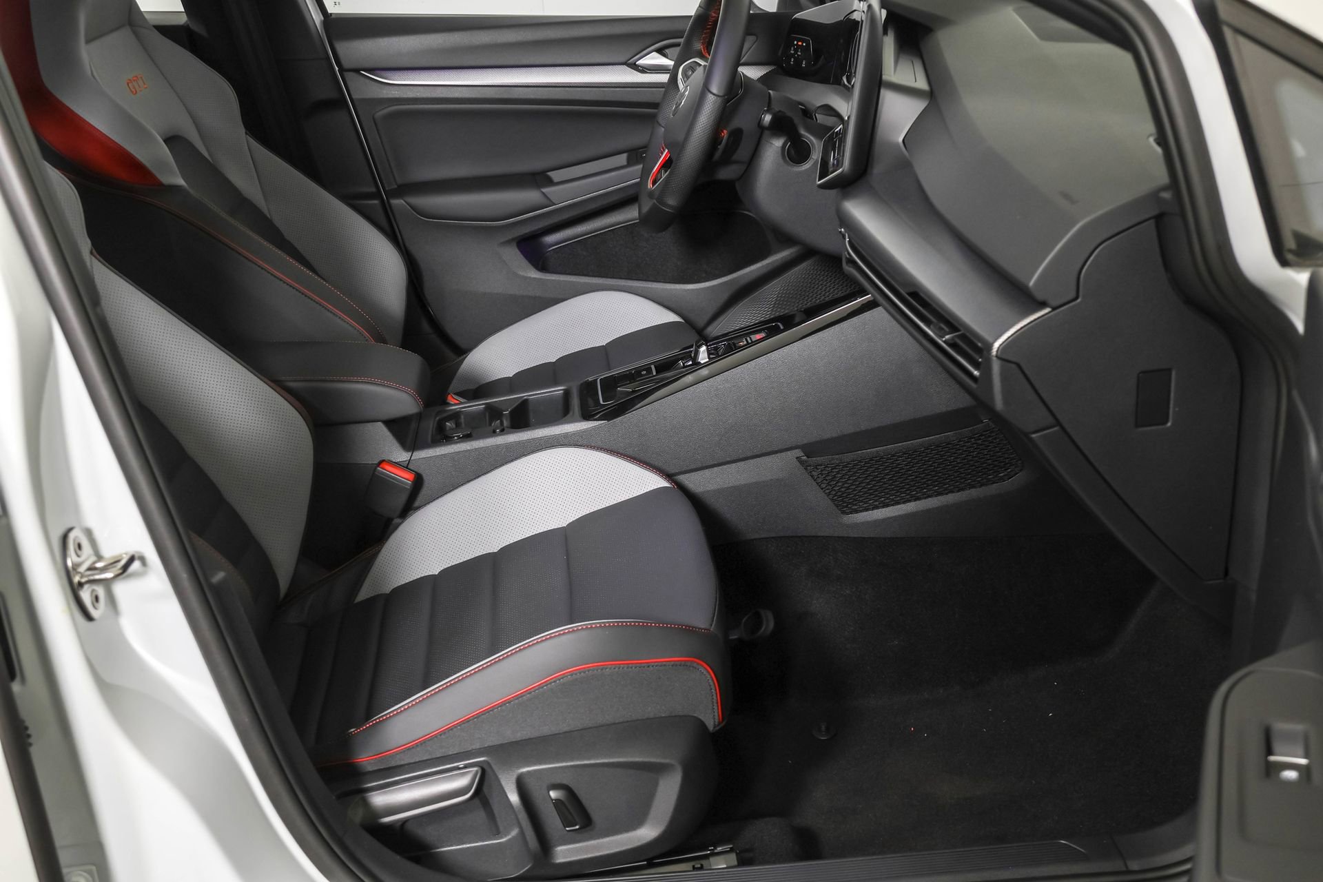 New 2026 Volkswagen GTI SE FWD image 44