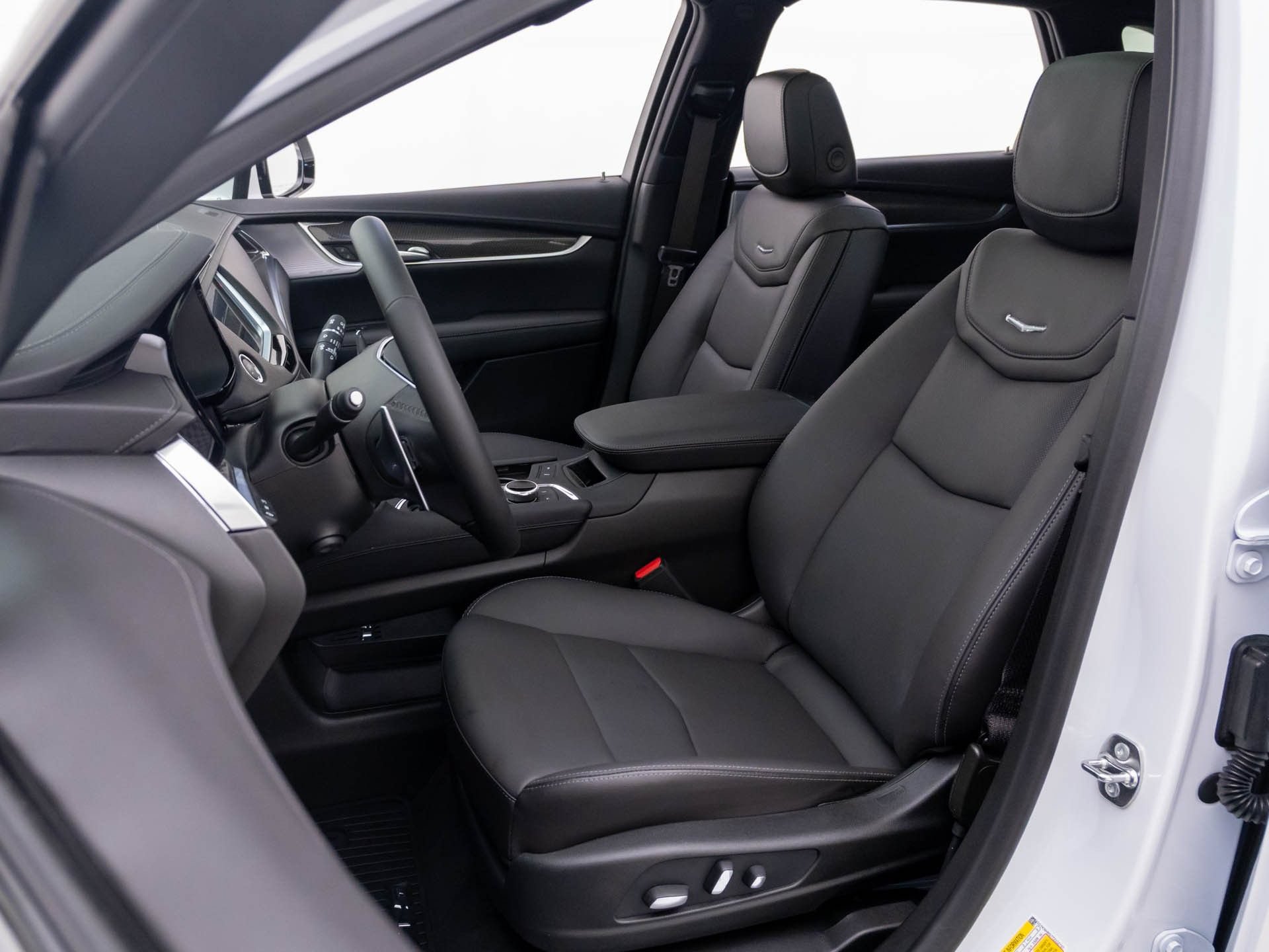 New 2026 Cadillac XT5 Sportv w/ LPO, Red Accent Package AWD/4WD image 15