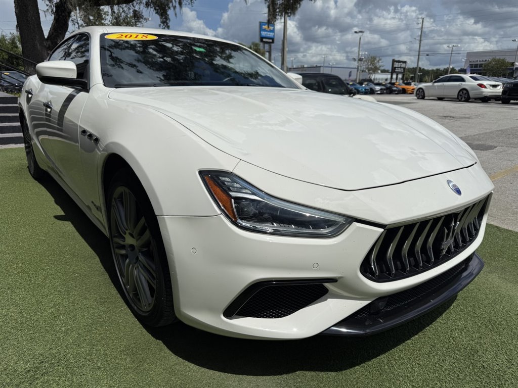 Used 2018 Maserati Ghibli GranSport RWD image 3