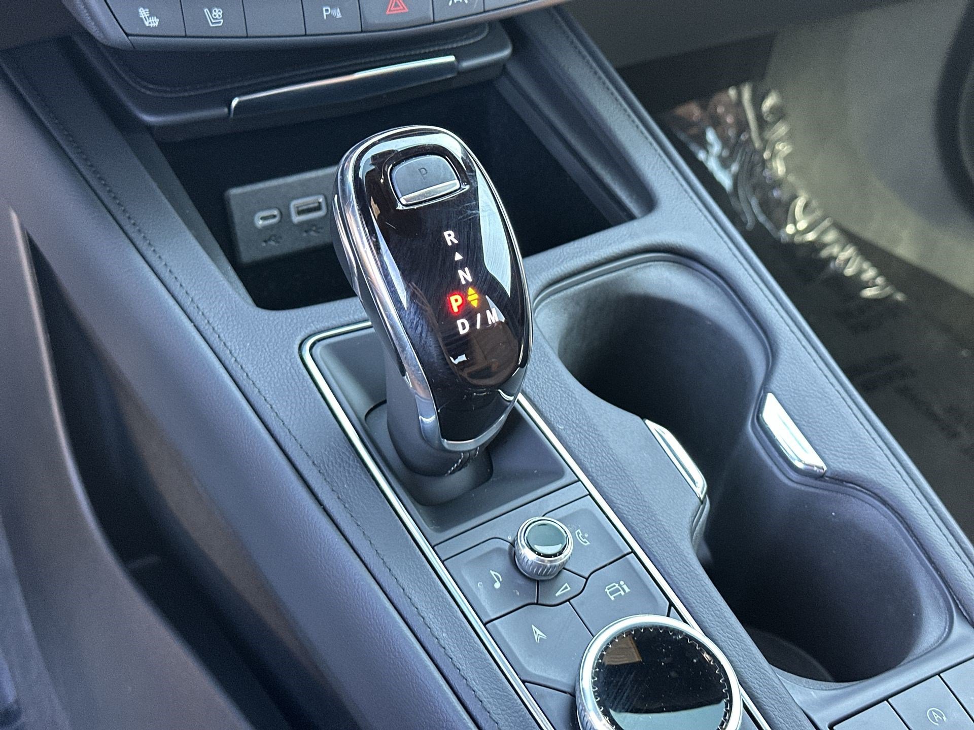 Used 2024 Cadillac XT4 Premium Luxury w/ Technology Package FWD image 19