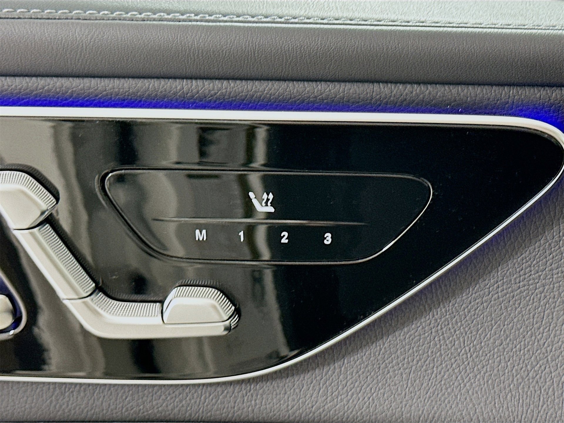 Certified 2025 Mercedes-Benz GLC 300 image 21