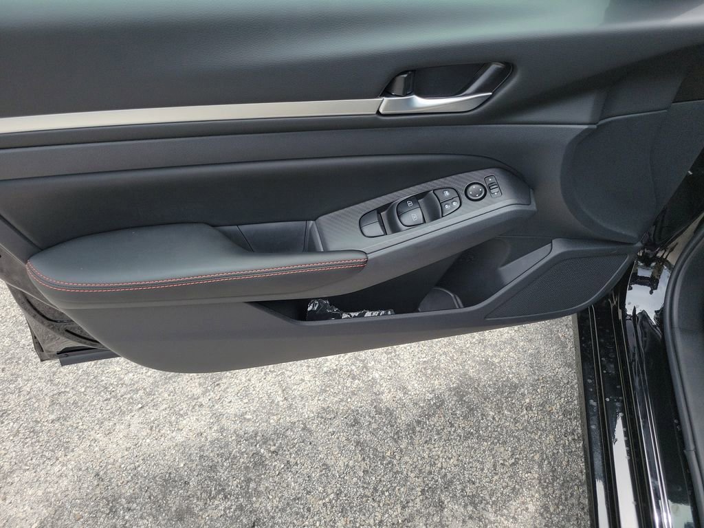 New 2026 Nissan Altima 2.5 SR FWD image 21
