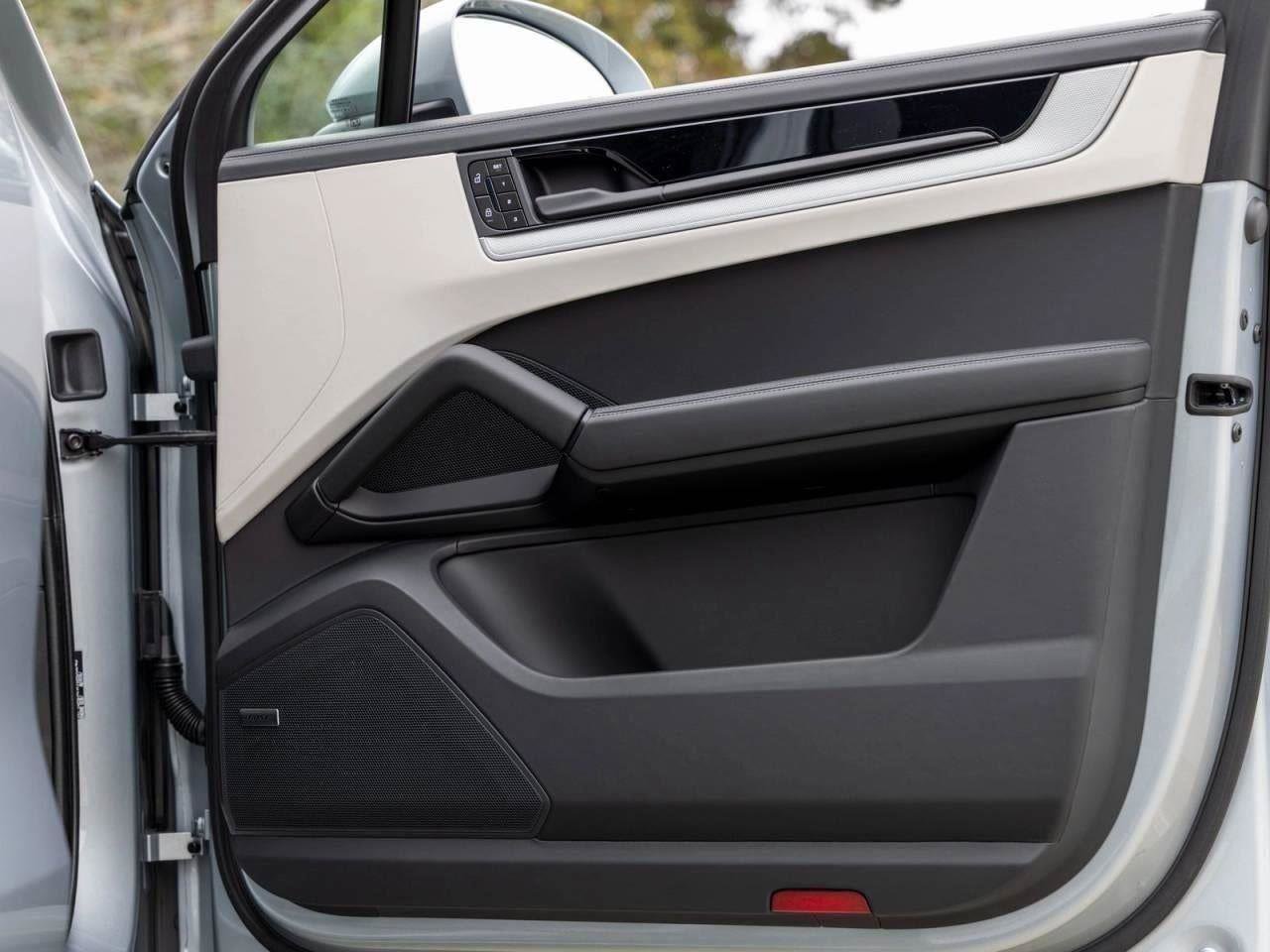 New 2026 Porsche Cayenne Coupe image 75