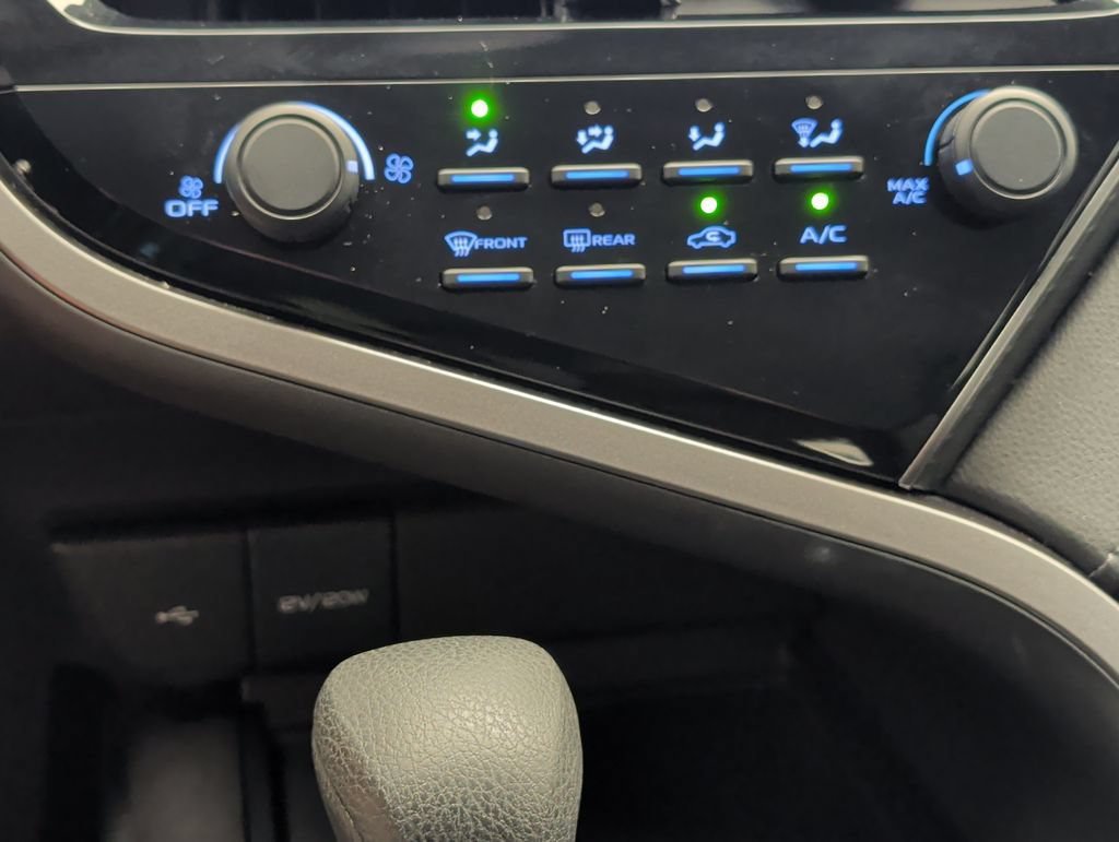 Used 2021 Toyota Camry LE FWD image 39