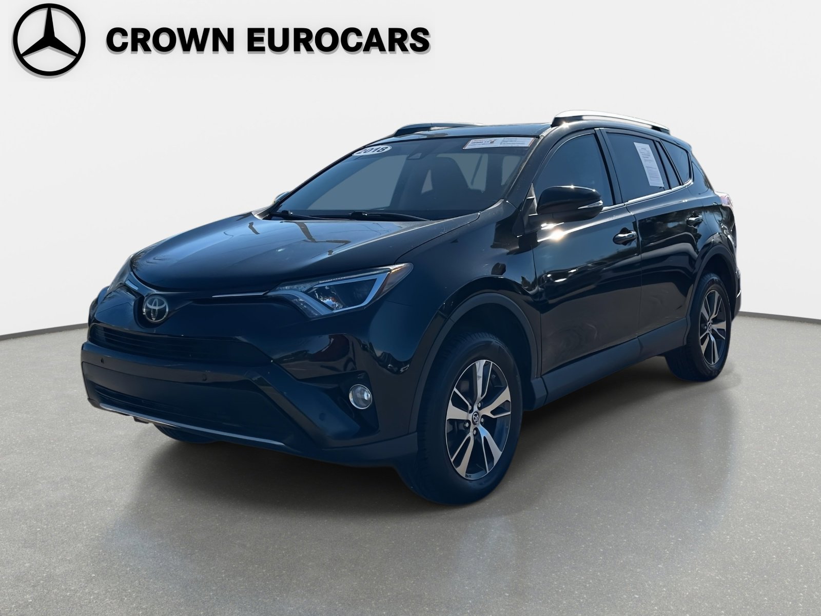 Used 2018 Toyota RAV4 XLE image 2